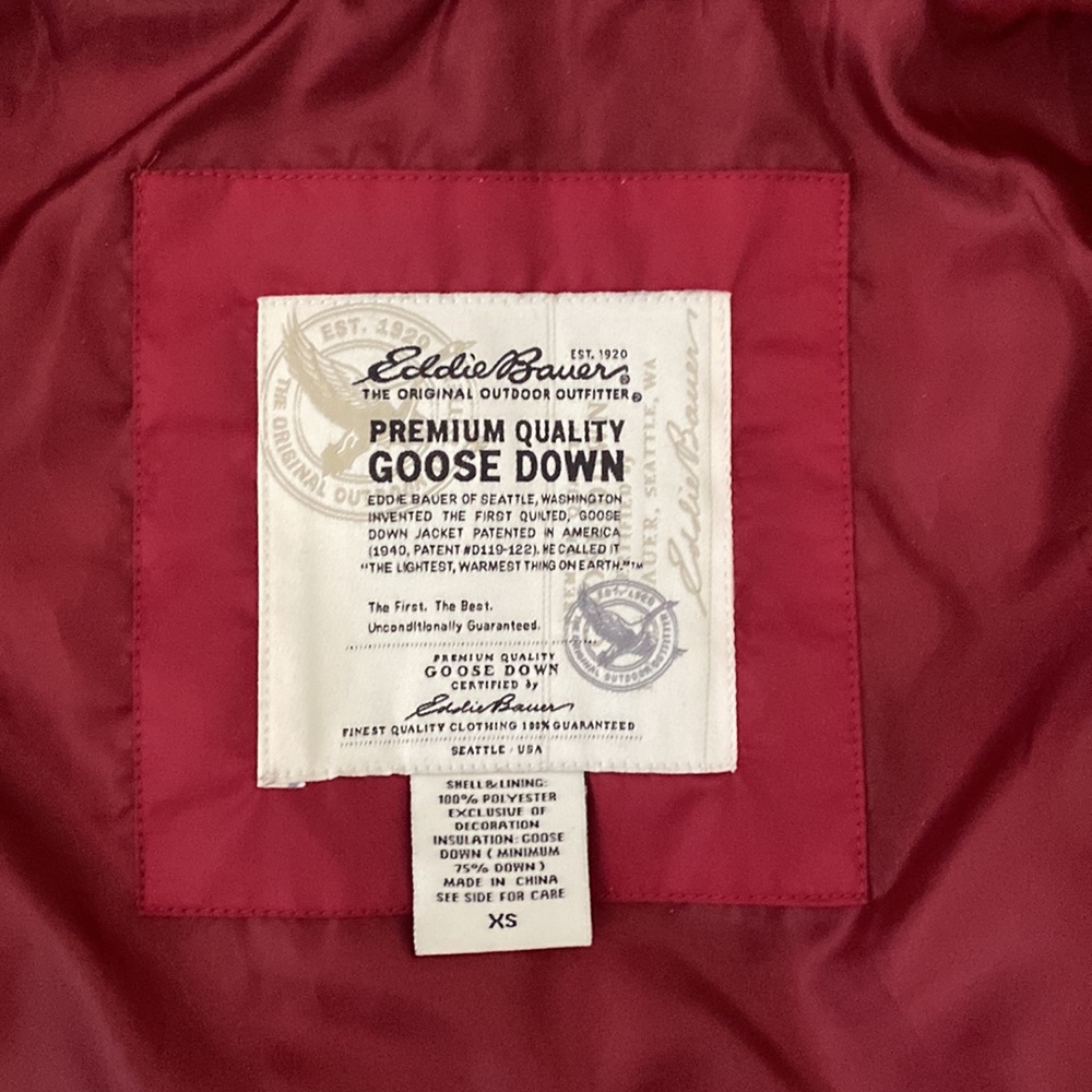 Red vest - Picture 2 of 3